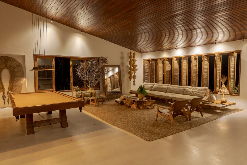Cada residência é um refúgio único, escolhido por sua arquitetura singular e localização exclusiva.